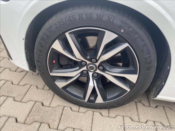 Volvo S60 2,0 B5 FWD benzin R-Desig 2019