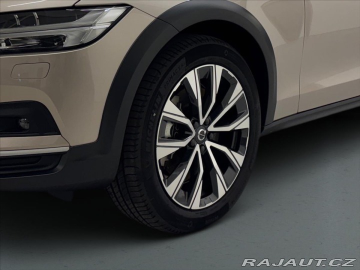 Volvo V90 2,0 B4 AWD Cross Country 2023