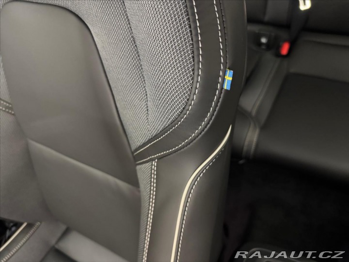 Volvo XC60 2,0 B4 AWD Plus Dark 1793 2023