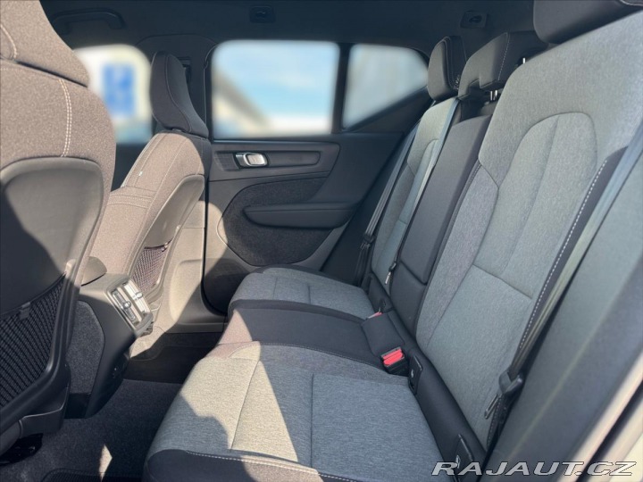 Volvo XC40 2,0 B3 FWD Plus Dark 6326 2023