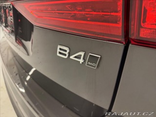 Volvo XC60 2,0 B4 AWD Plus Dark 8837 2024