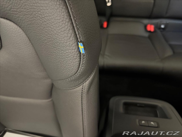 Volvo XC60 2,0 B4 AWD Plus Dark 6996 2024