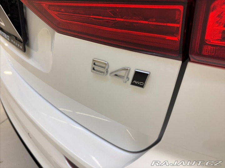 Volvo XC60 2,0 B4 AWD Plus Dark 6996 2024