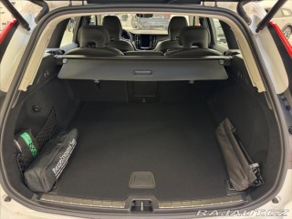 Volvo XC60 2,0 B4 AWD Plus Dark 6996 2024