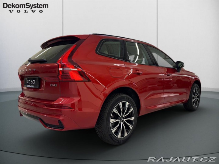 Volvo XC60 2,0 B4 AWD Plus Dark 9283 2024