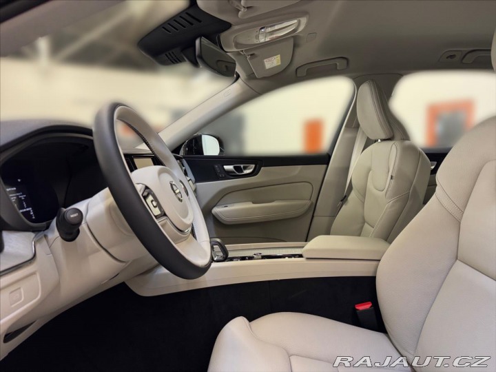 Volvo XC60 2,0 B4 AWD Plus Dark 9283 2024