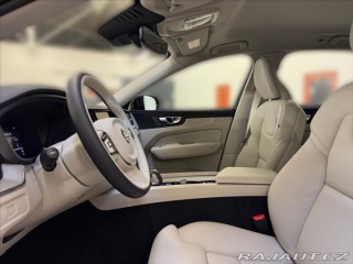 Volvo XC60 2,0 B4 AWD Plus Dark 9283 2024