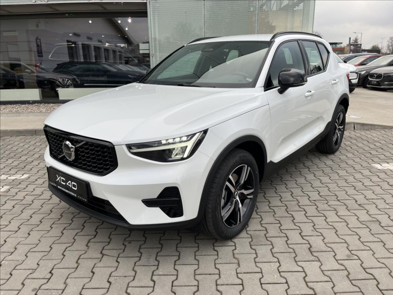 Volvo XC40 2,0 B3 FWD Plus Dark 7430