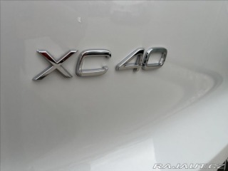 Volvo XC40 2,0 B3 FWD Plus Dark 7430 2025