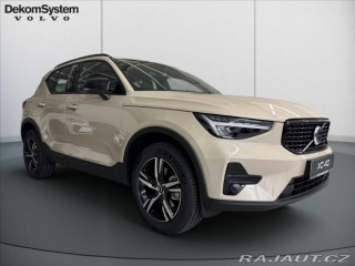 Volvo XC40 2,0 B3 FWD Plus Dark 6130 2025