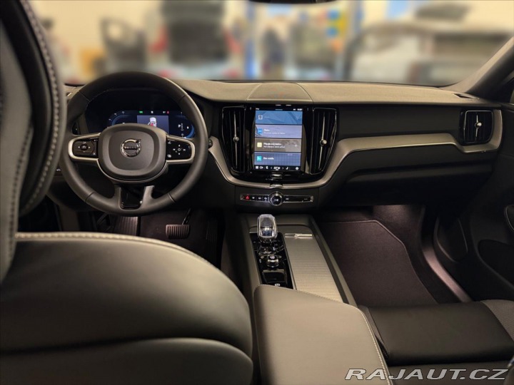 Volvo XC60 2,0 B5 AWD Plus Dark 5951 2025