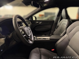Volvo XC60 2,0 B5 AWD Plus Dark 5951 2025