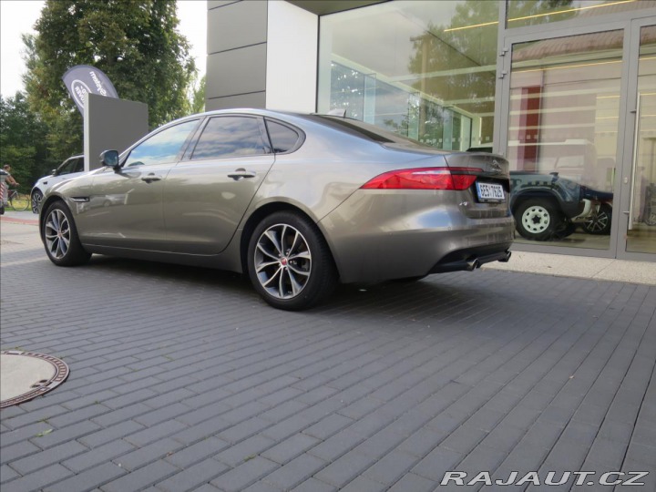 Jaguar XF Předváděcí vůz Prestige 2020
