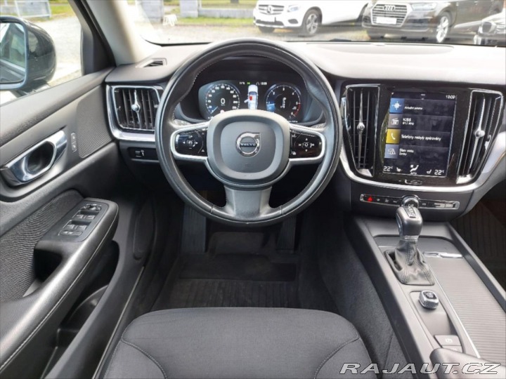 Volvo V60 2,0 D4 Momentum FWD Auto 2019