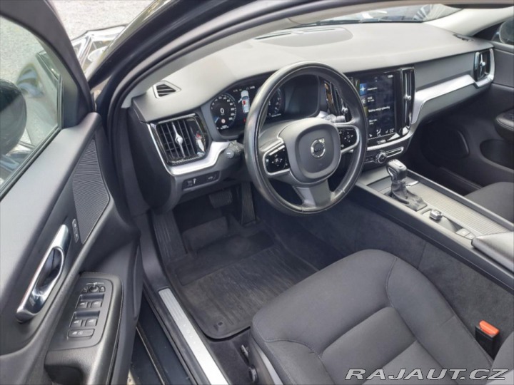 Volvo V60 2,0 D4 Momentum FWD Auto 2019