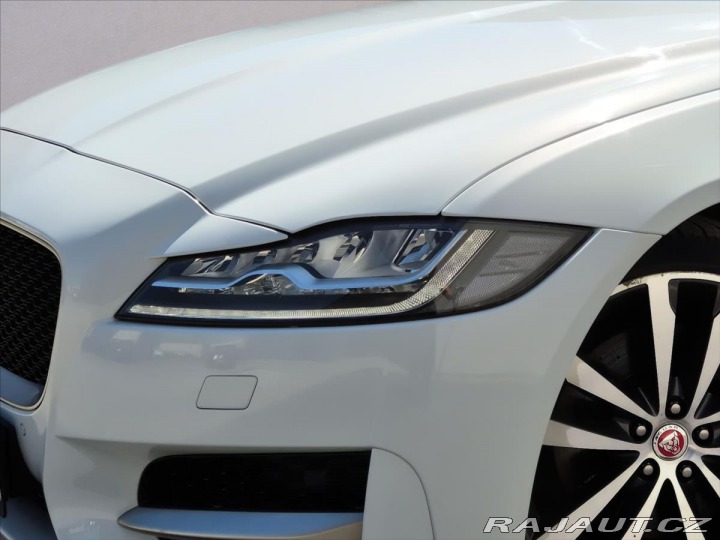 Jaguar XF 2,0 20d AWD R-Sport PANOR 2018