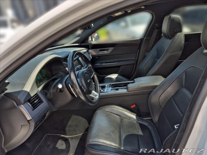 Jaguar XF 2,0 20d AWD R-Sport PANOR 2018