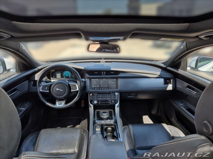 Jaguar XF 2,0 20d AWD R-Sport PANOR 2018