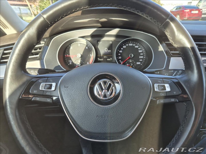 Volkswagen Passat 2,0 TDI Highline 140 kW 2015