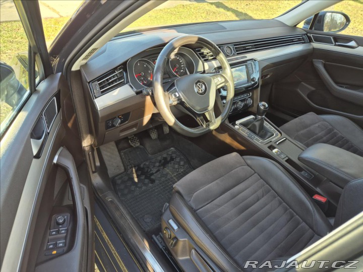 Volkswagen Passat 2,0 TDI Highline 140 kW 2015