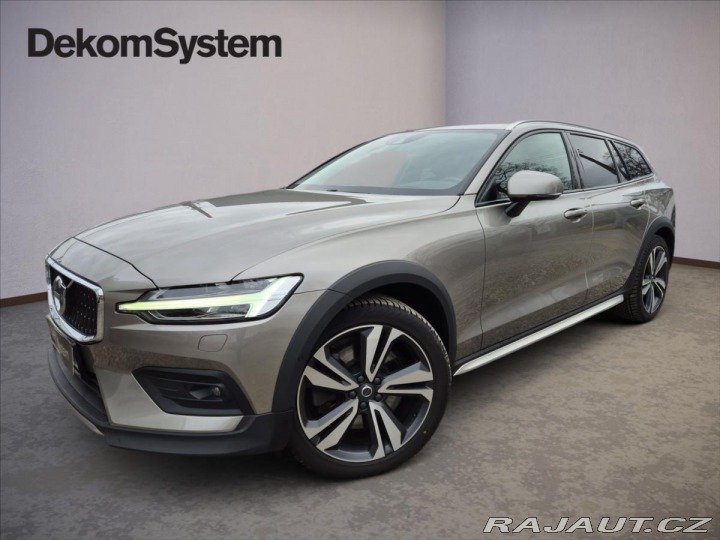 Volvo V60 2,0 B5 AWD Cross Country 2021