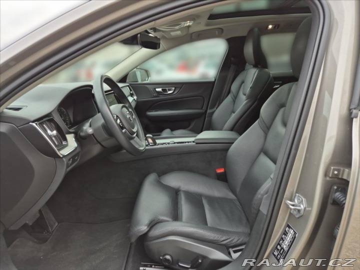 Volvo V60 2,0 B5 AWD Cross Country 2021