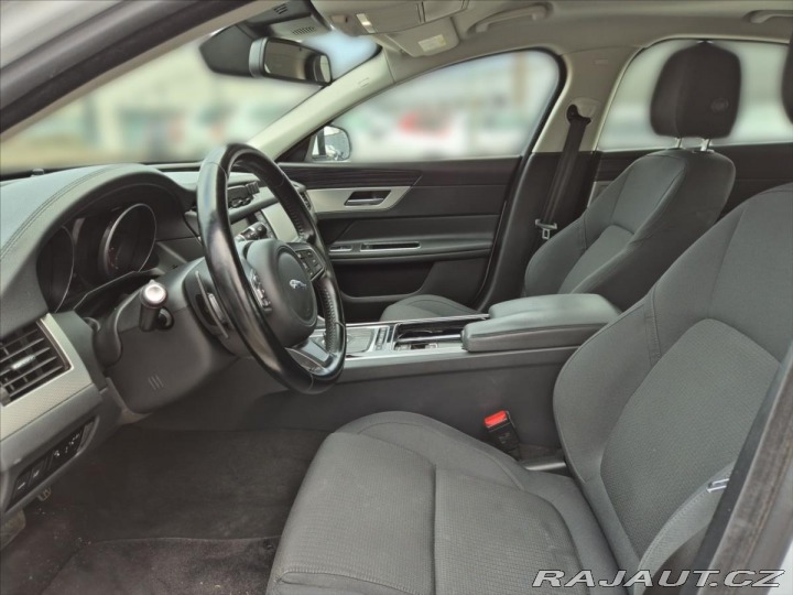 Jaguar XF 2,0 20d R-SPORT 2017