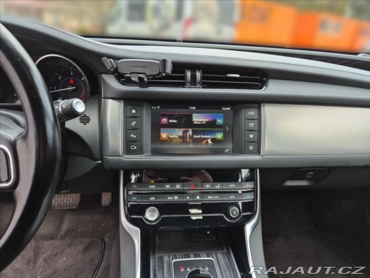 Jaguar XF 2,0 20d R-SPORT 2017