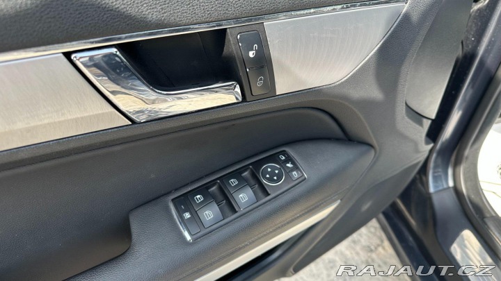 Mercedes-Benz E E250CDI 150kW REZERVOVANO 2010