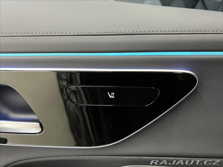 Mercedes-Benz E 220d 4M AMG, PANO,HYPER, 2025