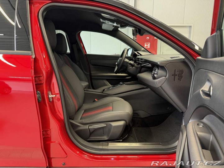 Alfa Romeo Junior Speciale Elettrica 54 kWh 2025