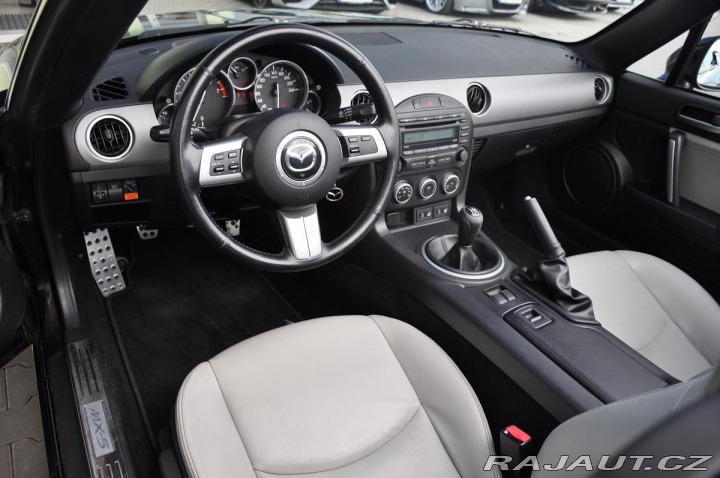 Mazda MX-5 1,8i MIRAI FL RC HARDTOP 2011