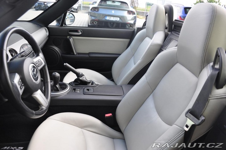 Mazda MX-5 1,8i MIRAI FL RC HARDTOP 2011