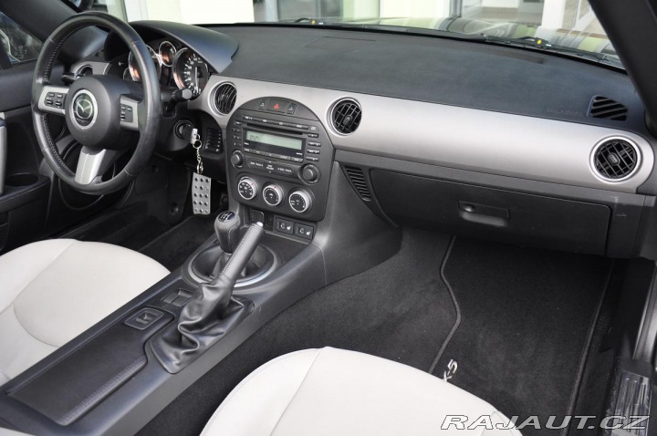Mazda MX-5 1,8i MIRAI FL RC HARDTOP 2011