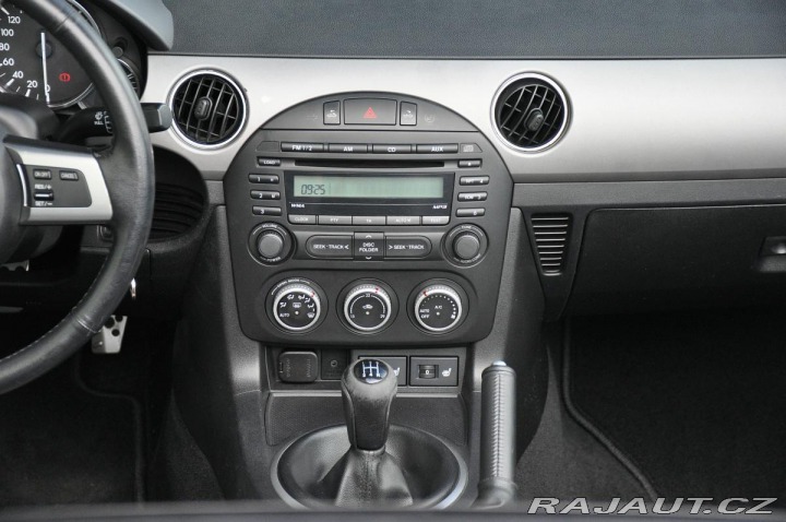 Mazda MX-5 1,8i MIRAI FL RC HARDTOP 2011