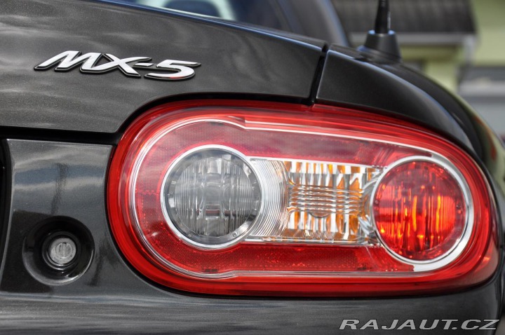 Mazda MX-5 1,8i MIRAI FL RC HARDTOP 2011