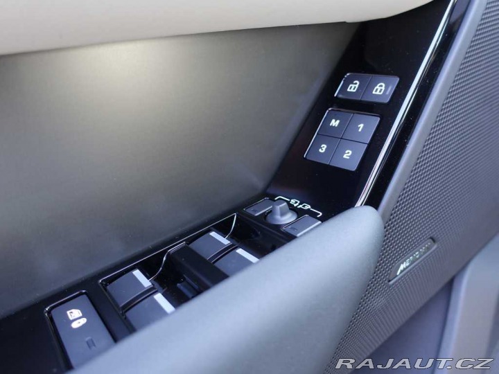 Land Rover Range Rover Velar 3,0 D SE D300 !LIMITED! 2 2025