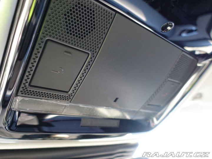 Land Rover Range Rover Velar 3,0 D SE D300 !LIMITED! 2 2025