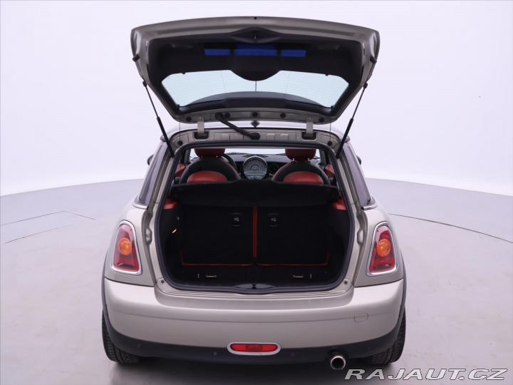 Mini Cooper 1,6 D 80kW CZ Klima Kůže 2007