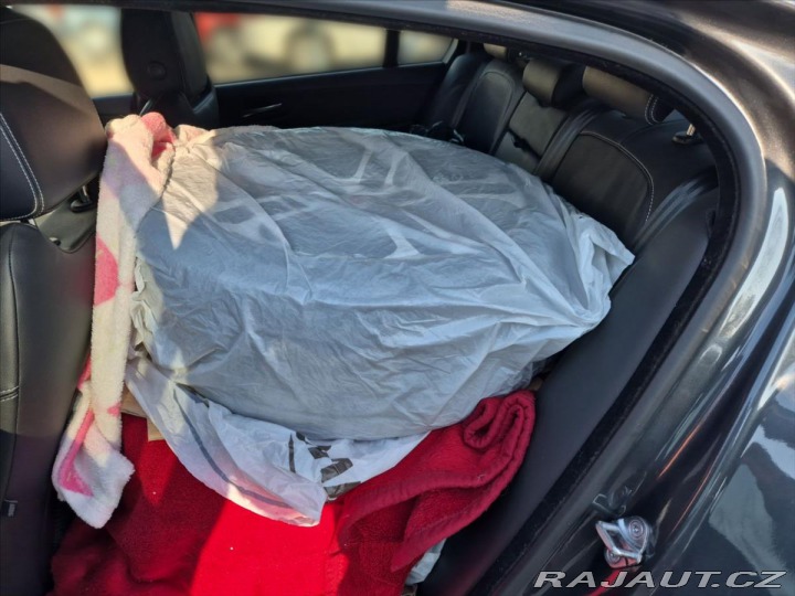 Jaguar XE 2,0 20d 180k R-SPORT AUTO 2015