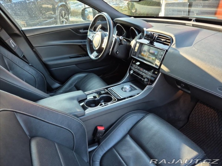 Jaguar XE 2,0 20d 180k R-SPORT AUTO 2015