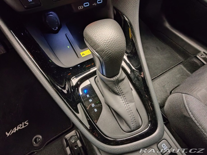 Toyota Yaris 1,5 Hybrid CVT Style 2024