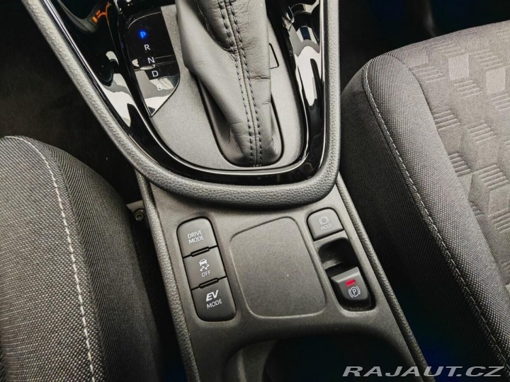 Toyota Yaris 1,5 Hybrid CVT Style 2024
