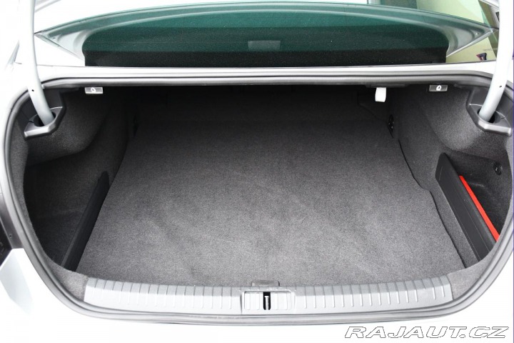 Volkswagen Passat 2,0 TDI ELEGANCE NAVI ACC 2020