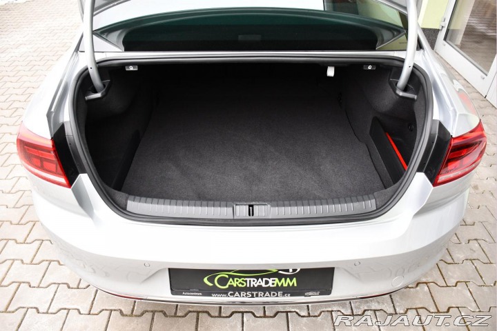 Volkswagen Passat 2,0 TDI ELEGANCE NAVI ACC 2020