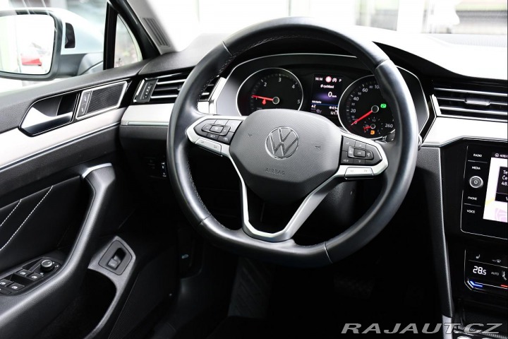 Volkswagen Passat 2,0 TDI ELEGANCE NAVI ACC 2020