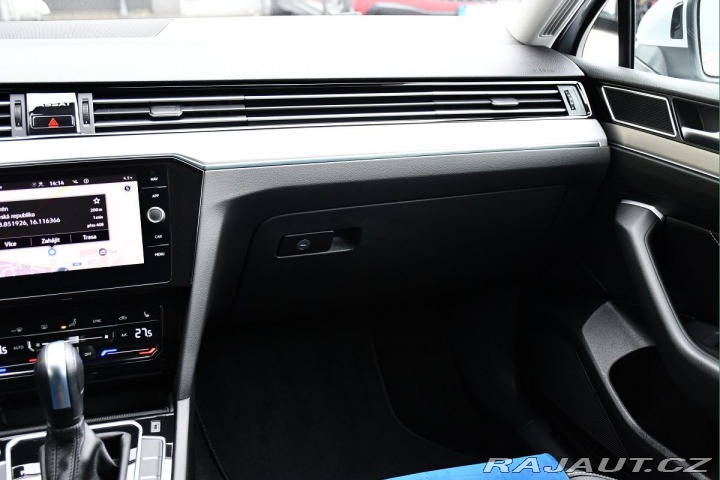 Volkswagen Passat 2,0 TDI ELEGANCE NAVI ACC 2020
