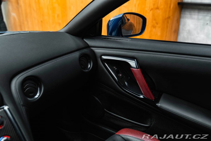 Nissan GT-R Black Edition 2012