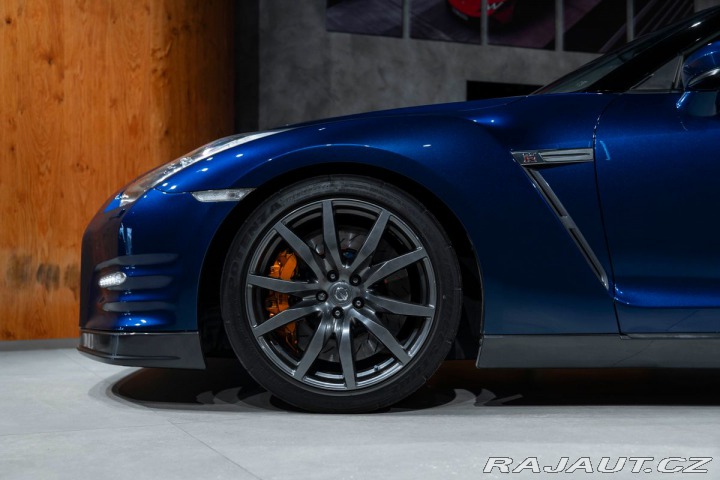 Nissan GT-R Black Edition 2012