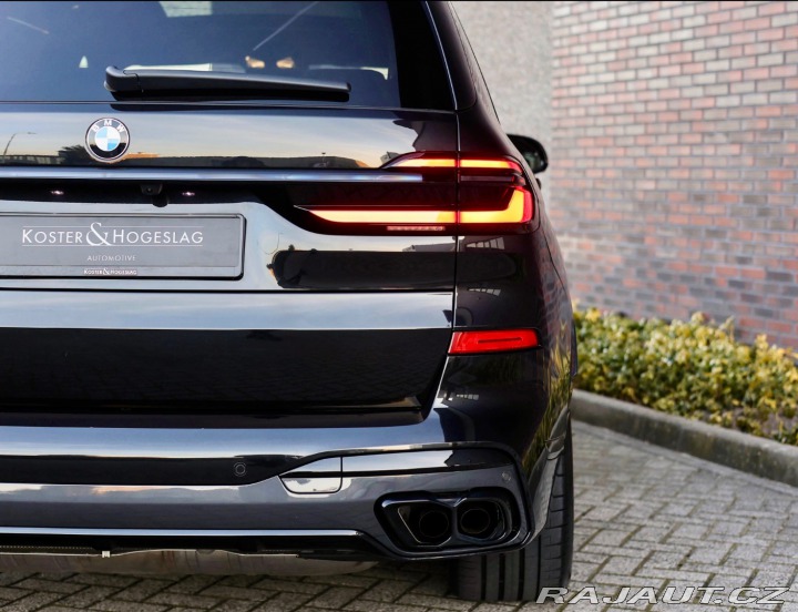 BMW X7 M60i xDrive *SkyLounge*Ť 2023